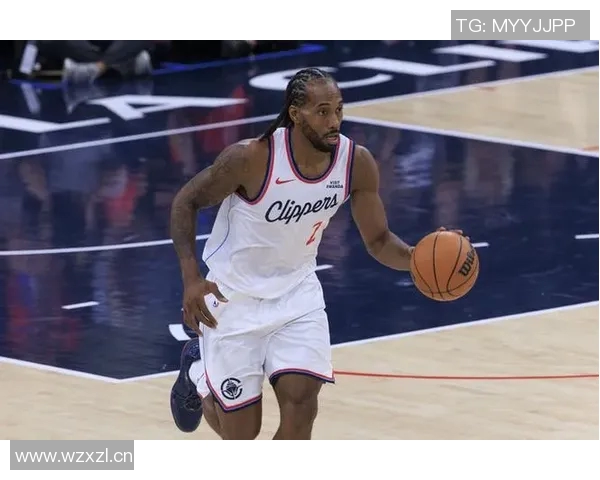 小卡季前赛首次下半场亮相表现平平拿到15分2板2助1帽展现潜力 小卡季前赛首次下半场亮相表现平平拿到15分2板2助1帽展现潜力