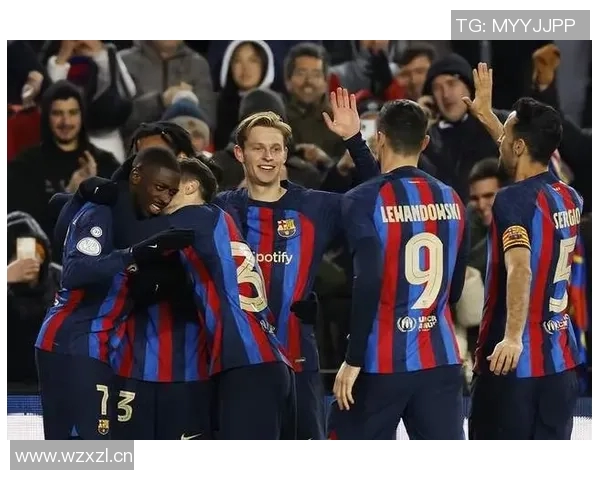 拉菲尼亚在社交媒体上向阿尔巴致敬感慨曾共战球场的荣耀时刻