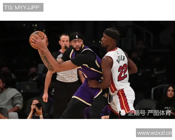 科尔透露巴特勒因脚踝扭伤缺席训练对湖人比赛出战存疑