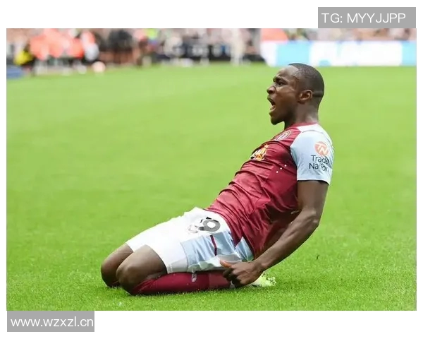 万项代表杜利亚伊足球学院首秀表现出色助力球队大胜对手 万项代表杜利亚伊足球学院首秀表现出色助力球队大胜对手