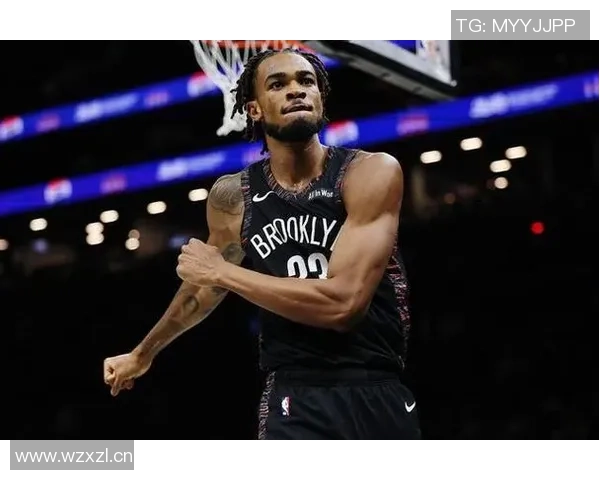 克拉克斯顿赛季数据亮眼场均131分75篮板4助攻14盖帽领跑全队