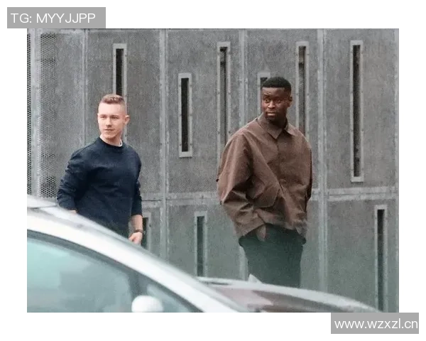 太阳报报道格伊飞机降落前突发状况紧急中止降落引发关注